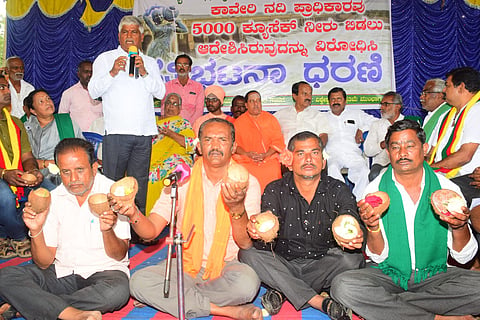 Former JDS minister criticizes state Congress government