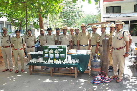 Four thieves arrested