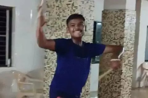 Gujarat 19 year old end life of Heart Attack While Practising Garba in Jamnagar