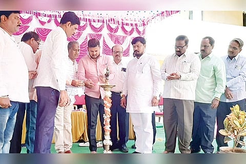 Hadagali Retired Teachers Honor's