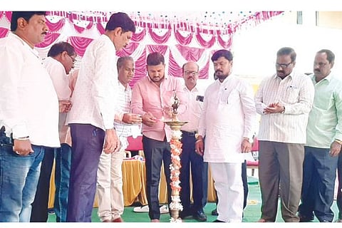 Hadagali Teacher