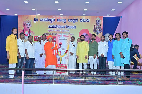 Kayaka Jeevi Nuli's Chandaiya