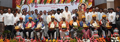 Makkalige Moulyayuta Shikshana Needi