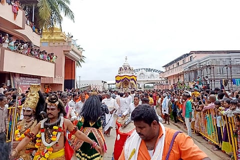 Malebennur, Ukkadagatri, Karibasaveshwar, Silver Chariotsava,