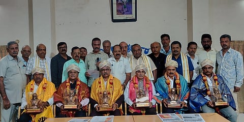 Presentation of Rajendra Shri Seva Award