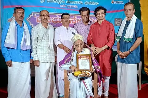 Prof. Shambhu Bhat Felisitated