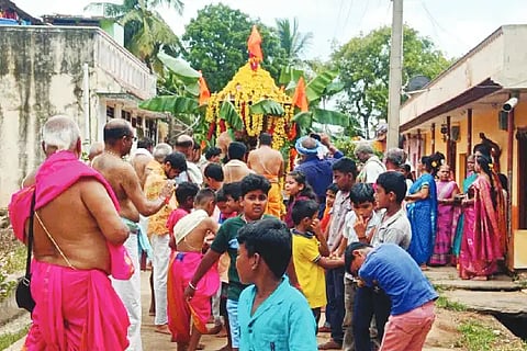 Rathotsava of Raghavendra Swami at Rattihalli