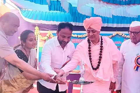 Sindagi, Dr. Prabhusarangadeva Shivacharya, Padmaraja Vidyawardaka Institute, Bharat Seva Dal, Voter Literacy Association,