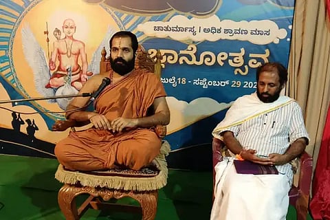 Shree Vishwa vallabha teertha Swamiji Blessings