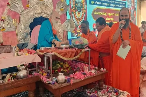 Sri Nalvadi Shantalinga Shivacharya Swamiji of Jagaluru Kanwakuppe