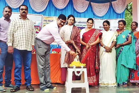 Tahasildra Ashok Bhat Innogarating Grama Vastavya