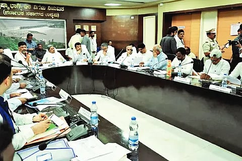 meeting (2)