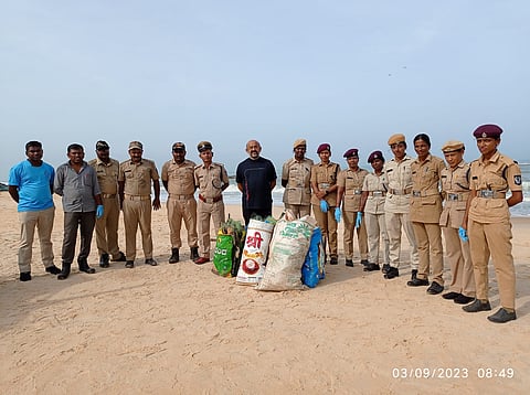 mng-3 sep panamboor Beach clean