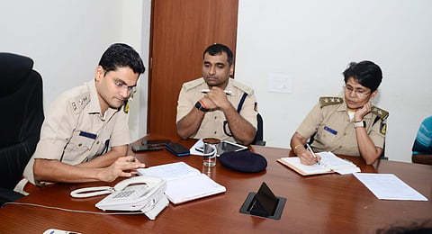 mng-sep2-phone in1