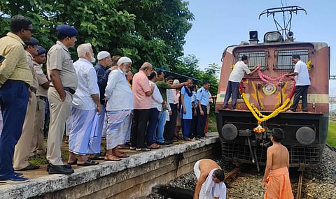 welcome to Bangalore train in Murdeshwara