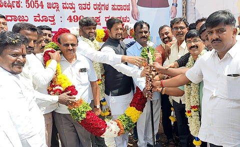 Road development work costing Rs. 4.90 crore started in K. Mallasandra