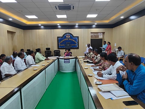 ಪಟಾಕಿ ಮಾರಾಟ ಸುರಕ್ಷತಾ ಕ್ರಮ ಅನುಸರಿ ಡಿ.ಸಿ ಸಿ.ಸತ್ಯಭಾಮ ಸೂಚನೆ