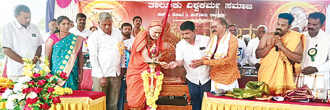 09HDK 01