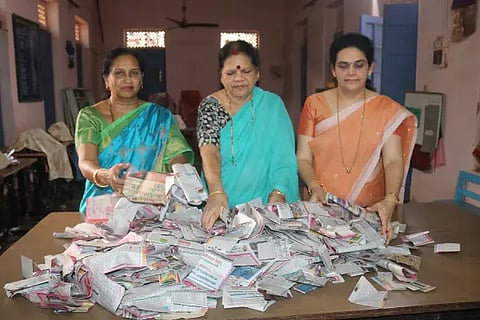 13 sgr nari saree 1