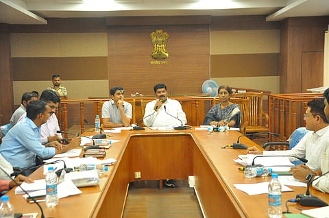 MINISTER TANGADAGI MEET BOND DIRECTION KOPPAL