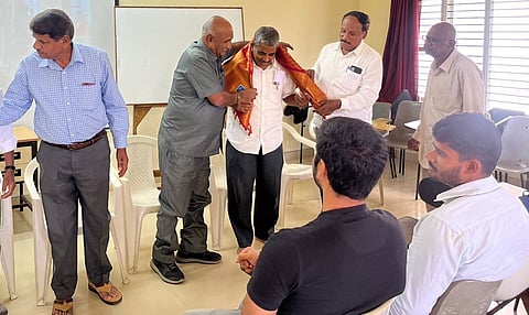 ಶ್ರದ್ಧೆಯಿಂದ ಓದಿದರೆ ಗುರಿ ತಲುಪಬಹುದು:ಡಾ.ವಿಜಯ ಅಂಗಡಿ