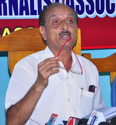 ಮೂರ್ಕಣ್ಣುಗುಡ್ಡ ನಿವಾಸಿಗಳನ್ನು ಒಕ್ಕಲೆಬ್ಬಿಸಲು ಹುನ್ನಾರ:ಬಿ.ಕೆ.ಸುರೇಶ್ ಆರೋಪ