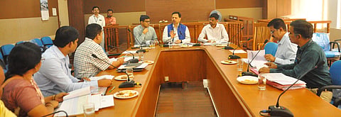 labor secretary neeting with koppal officials mohasin