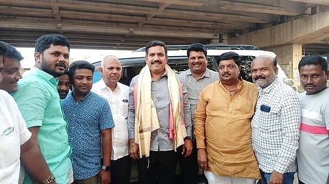 b.v.vijayendra hits congress kustagi koppal