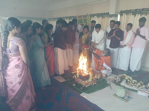  ಬೆಟ್ಟದಪುರದ ಧರ್ಮಸ್ಥಳ ಗ್ರಾಮಾಭಿವೃದ್ಧಿ ಯೋಜನೆ ಬಿ.ಸಿ ಟ್ರಸ್ಟ್ ಕಚೇರಿಯಲ್ಲಿ ನವರಾತ್ರಿ ಹಿನ್ನೆಲೆಯಲ್ಲಿ ಆಯುಧ ಪೂಜಾ ಕಾರ್ಯಕ್ರಮ ನಡೆಯಿತು.