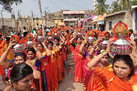 Ambabhavani Devi is crowned with a golden crown