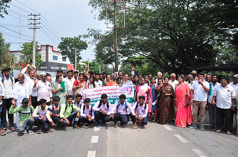 Cauvery protest by students mandya