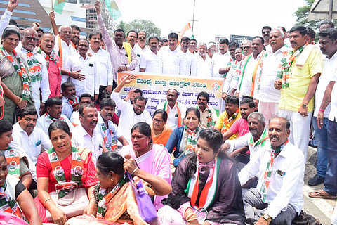 Congress protest against BJP mandya