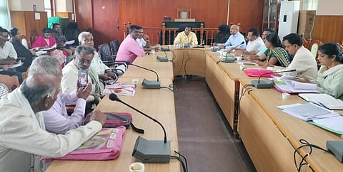 DC meeting on land compensation