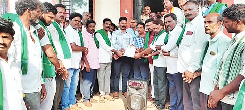 FARMER PROTEST IN SHIGGAVI