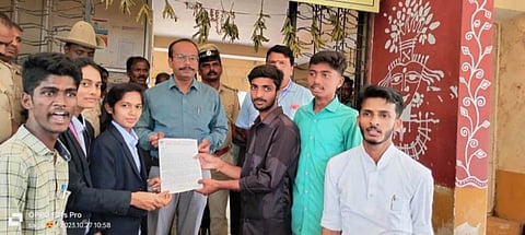 HUN-OCT-27-5(ABVP STRIKE)