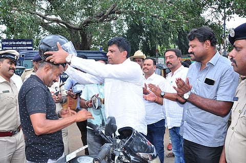 Helmet awareness by MLA Ravikumar Ganiga mandya