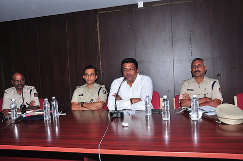 MLA meeting on Mandya city traffic system