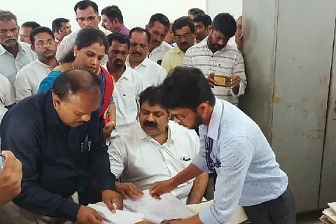 Minister Mankala Vaidya Visit govt Office