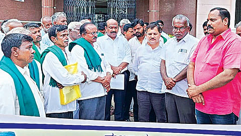 dvg-raithara-protest-19.jpg