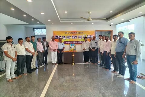 ex cm bangarappa birthday in ediga bhavan