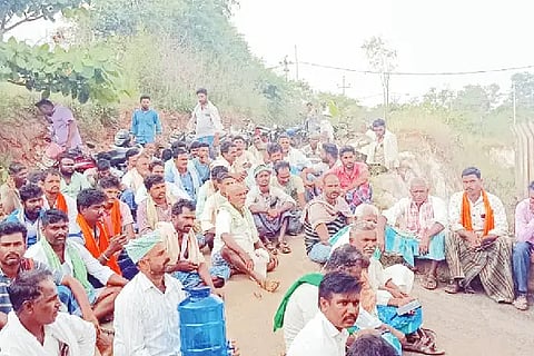 farmer Protest In front of shidenur grid