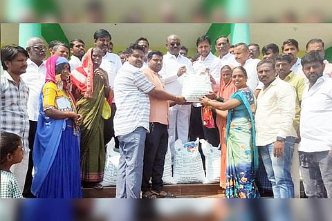 lingasugur seed-fertilizer distributor