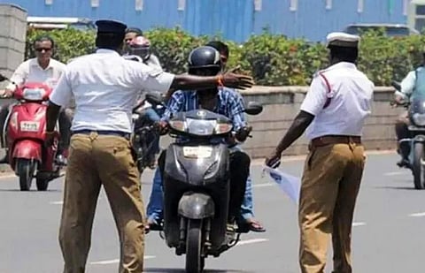 traffic_police_driving_licence-amp