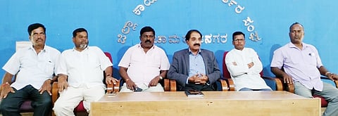 22 CHN01- RAJU PRESS MET (2)