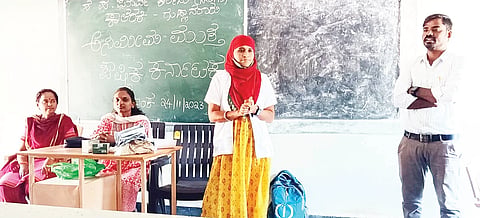ಕಾತರಕಿ-ಗುಡ್ಲಾನೂರಿನ ಸರ್ಕಾರಿ ಪದವಿ ಪೂರ್ವ ಕಾಲೇಜಿನಲ್ಲಿ ಪ್ರಾಥಮಿಕ ಆರೋಗ್ಯ ಕೇಂದ್ರ ಬೆಟಗೇರಿಯಿಂದ ಆಯೋಜಿಸಿದ್ದ ಅನೀಮಿಯಾ ಮುಕ್ತ ಪೌಷ್ಟಿಕ ಕರ್ನಾಟಕ ಕಾರ್ಯಕ್ರಮದಲ್ಲಿ ಸಮುದಾಯ ಆರೋಗ್ಯ ಅಧಿಕಾರಿ ಮರದಾನಬೀ ಬಳಿಗಾರ ಮಾತನಾಡಿದರು. ಪ್ರಾಚಾರ್ಯೆ ವಿಶಾಲಾಕ್ಷಿ, ವೈದ್ಯಾಧಿಕಾರಿ ಕಾವ್ಯಾ, ಉಪನ್ಯಾಸಕರಾದ ಪೂರ್ಣಿಮಾ, ಎ.ಗದ್ರಯ್ಯ, ಕೃಷ್ಣ, ಬೀರಪ್ಪ, ಇತರರಿದ್ದರು.