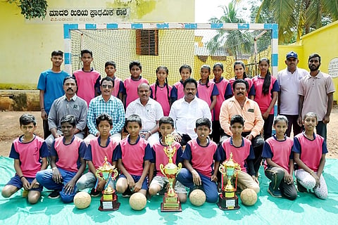 CTD 10 HANDBALL--03