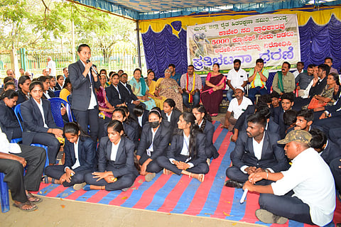 Cauvery protest by Mandavya college students mandya