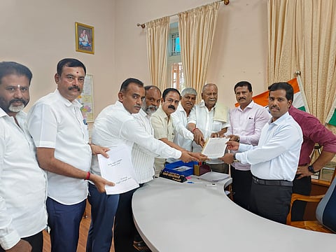 Drought study report submission by JDS mandya