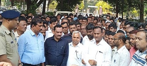 Photo Govt Employees