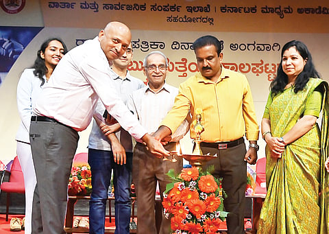 Sudhee_16_National_Newspapers_Day_Seminar_@_DIPR (2)
